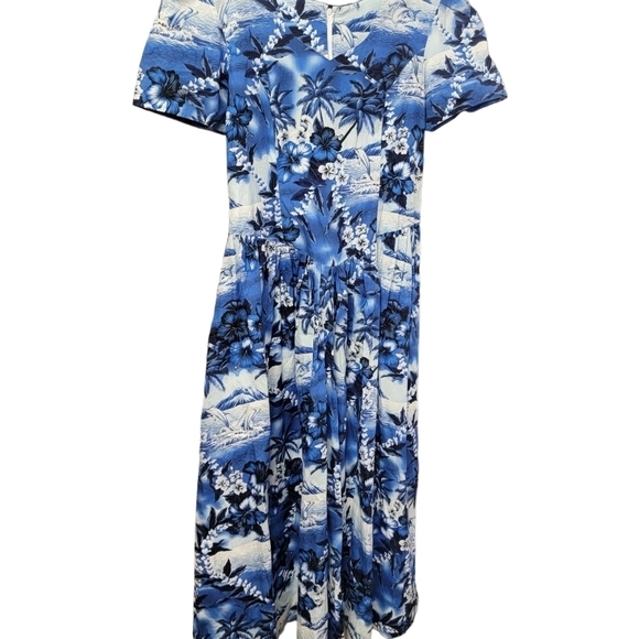 Vintage Hawaiian dress with dolphins - Picture 1 of 8